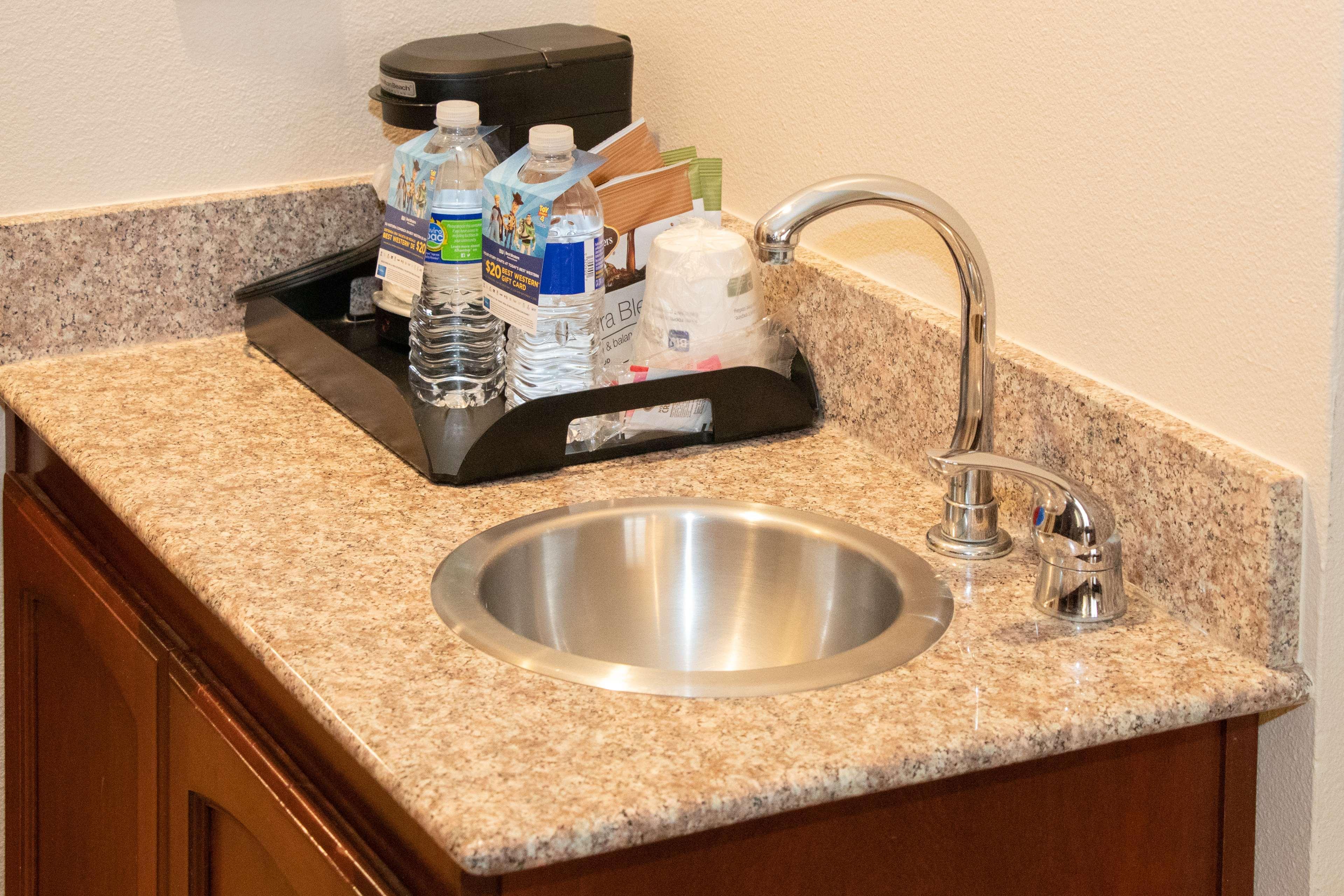 Best Western I-5 Inn & Suites Лоди Екстериор снимка